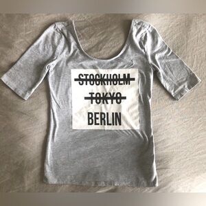 H&M Divided Scoop Neck Grey Cotton T-shirt Women’s Size Small